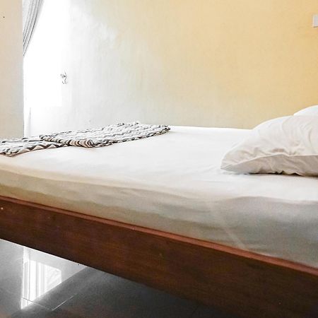 Kokos Hostel Padang City Bagian luar foto