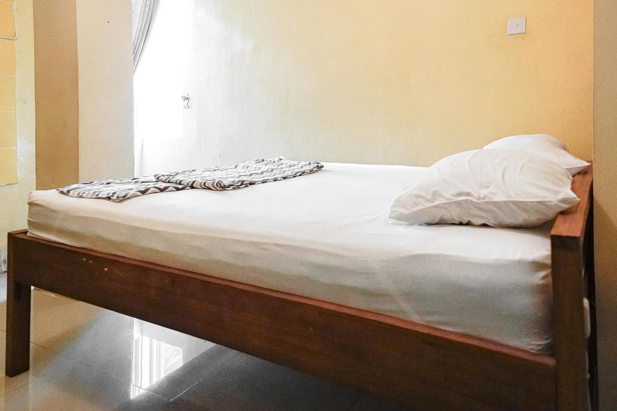Kokos Hostel Padang City Bagian luar foto