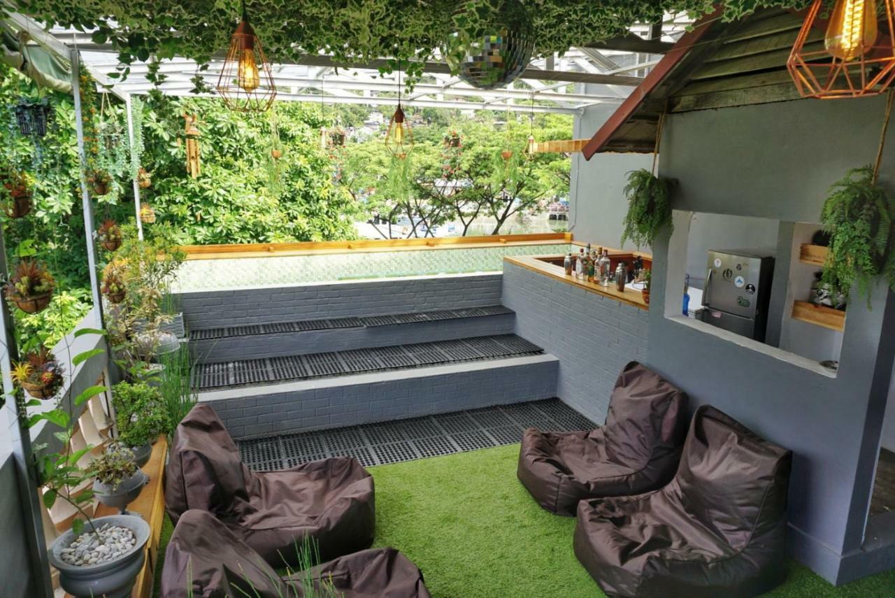 Kokos Hostel Padang City Bagian luar foto