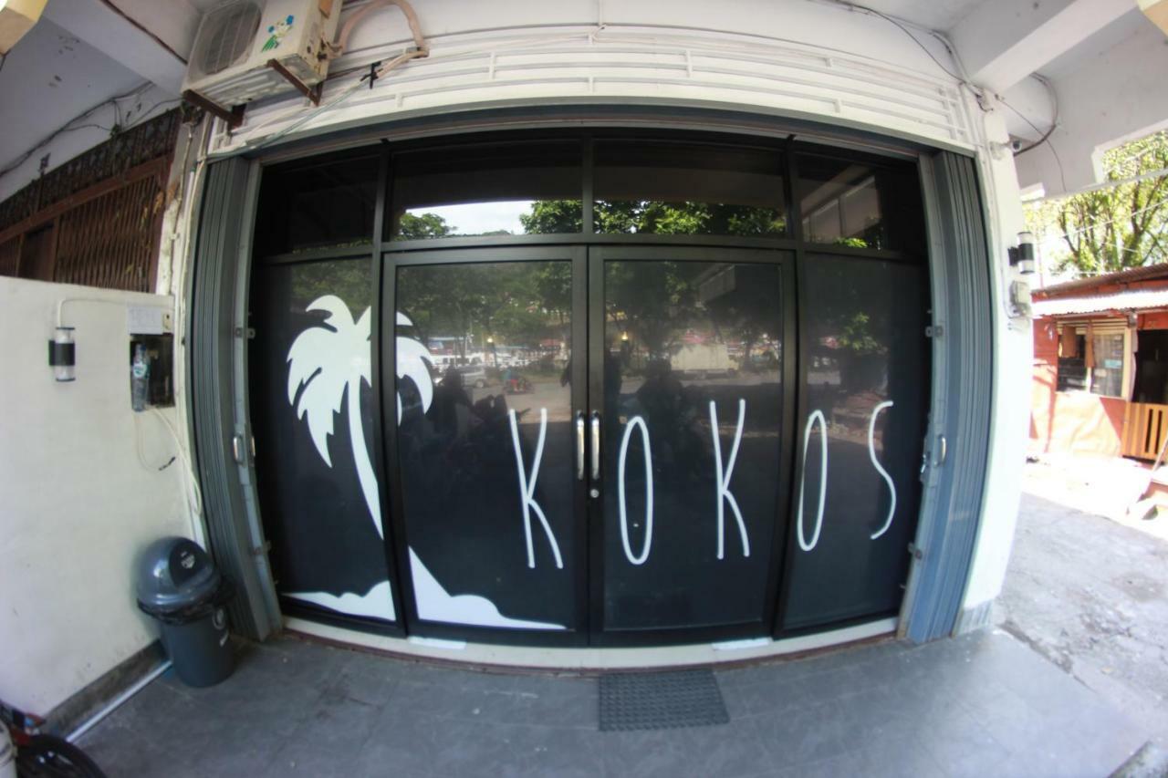 Kokos Hostel Padang City Bagian luar foto