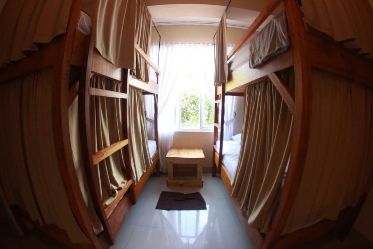Kokos Hostel Padang City Bagian luar foto
