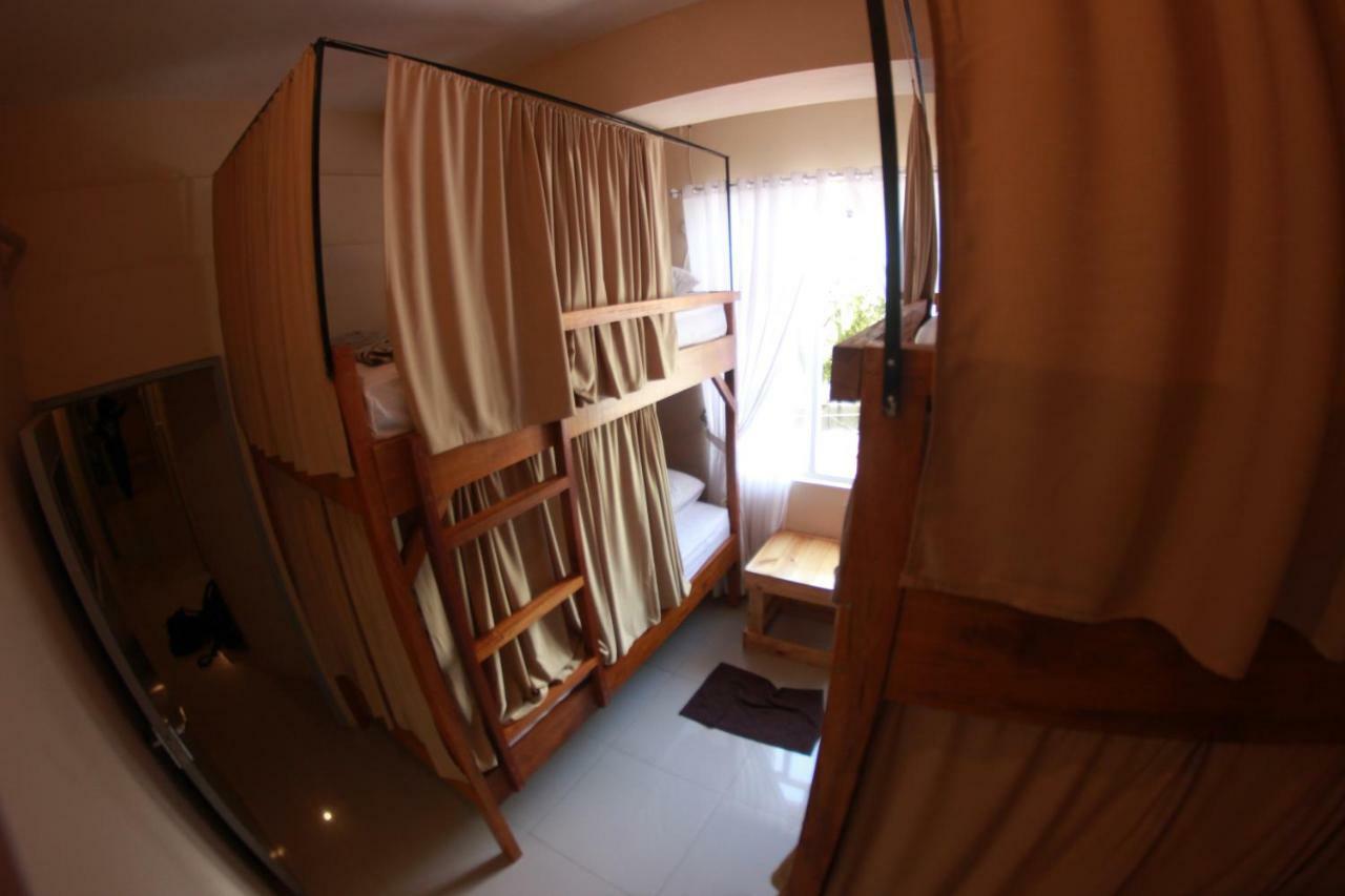 Kokos Hostel Padang City Bagian luar foto